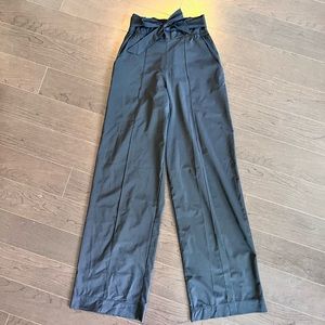 Lululemon trouser pants